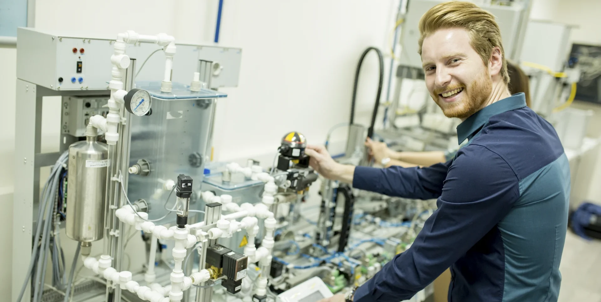 home_banner_sondermaschine_272355842